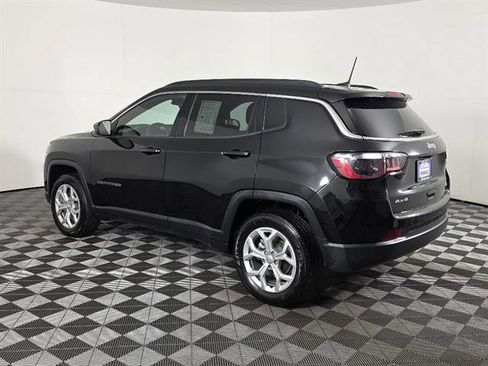 Used 2024 Jeep Compass Latitude AWD/4WD image 7