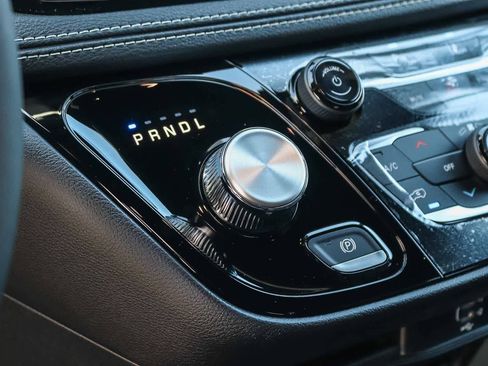 New 2027 Chrysler Pacifica Select FWD image 22
