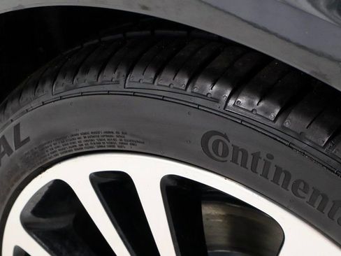 Used 2020 Jaguar XF Prestige image 19