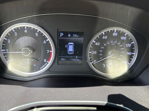 Used 2019 Hyundai Santa Fe SE FWD image 16