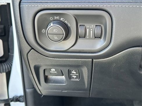 Used 2024 RAM 1500 Limited w/ Body Color Bumper Group image 18