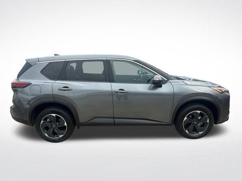Used 2024 Nissan Rogue SV AWD/4WD image 11