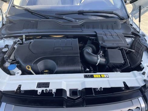 Used 2018 Land Rover Range Rover Evoque SE image 30