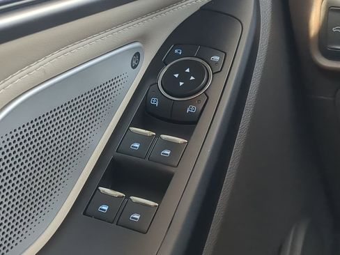 Used 2020 Ford Explorer Platinum w/ Premium Technology Package image 26