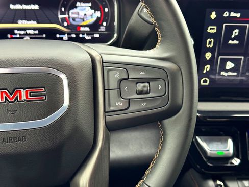 Used 2025 GMC Sierra 2500 AT4 AWD/4WD image 24