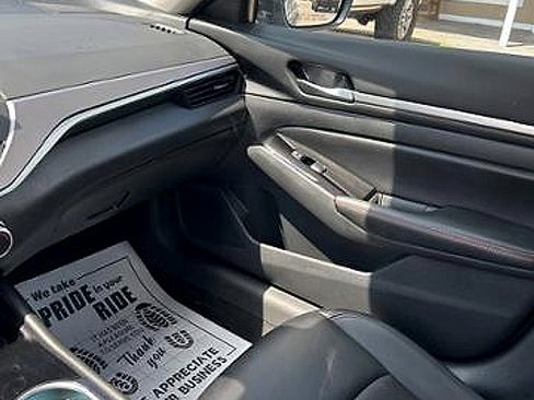 Used 2024 Nissan Altima 2.5 SR image 12