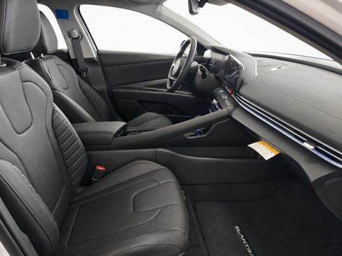 New 2026 Hyundai Elantra Limited FWD image 42