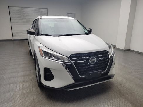 Used 2021 Nissan Kicks S FWD image 14