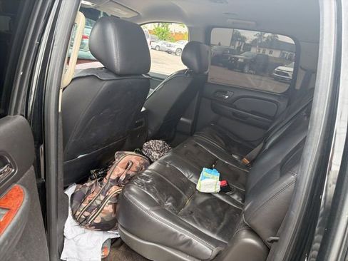 Used 2014 GMC Yukon XL SLT RWD image 25