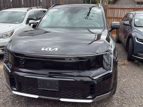 Used 2024 Kia EV9 GT-Line AWD/4WD image 2
