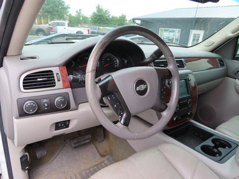 Used 2008 Chevrolet Silverado 2500 LTZ w/ Suspension Package, Off-Road AWD/4WD image 27