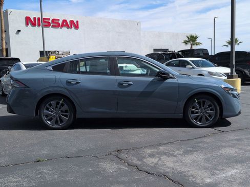New 2026 Nissan Sentra SL w/ Floor Mat Package FWD image 5
