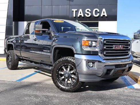 Used 2018 GMC Sierra 2500 SLE w/ SLE Preferred Package image 1