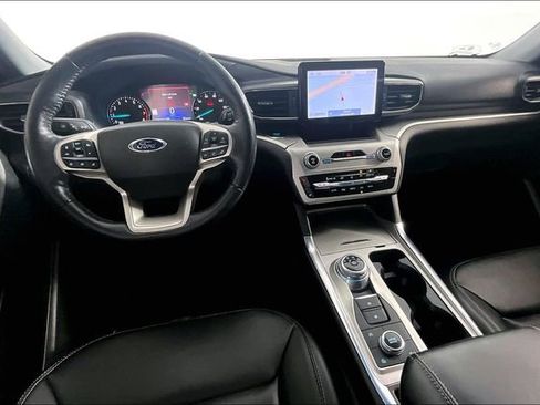 Used 2022 Ford Explorer XLT w/ Equipment Group 202A AWD/4WD image 15