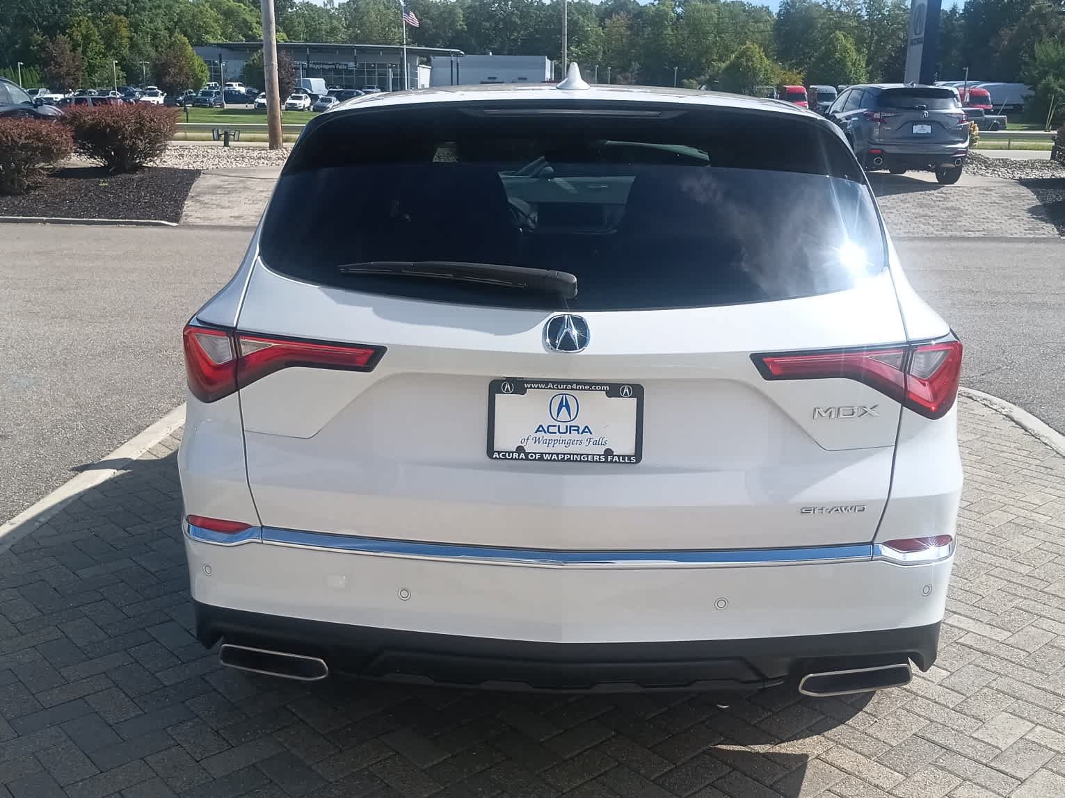 Used 2024 Acura MDX w/ Technology Package AWD/4WD image 4