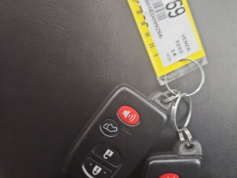 Used 2014 Toyota Venza Limited AWD/4WD image 30