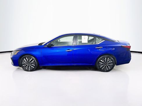 Used 2025 Nissan Altima 2.5 SV image 4