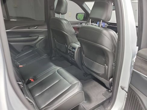 Used 2024 Jeep Grand Cherokee Limited AWD/4WD image 18