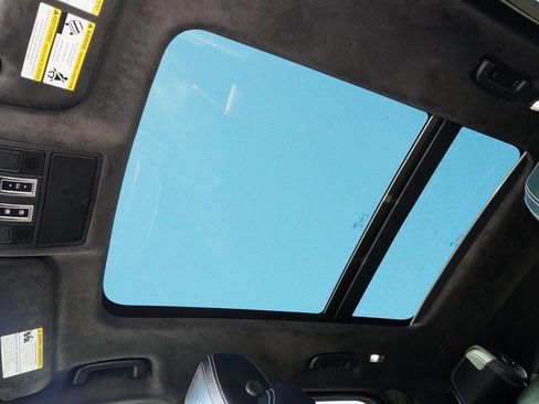 Used 2020 Jaguar F-PACE S image 9