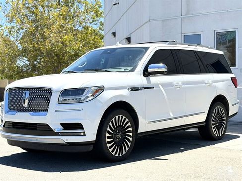 Used 2021 Lincoln Navigator Black Label w/ Cargo Convenience Package AWD/4WD image 4