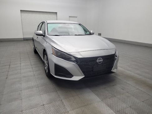 Used 2023 Nissan Altima 2.5 S FWD image 13