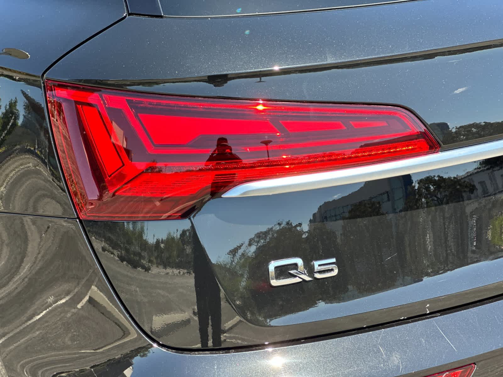 Used 2024 Audi Q5 e Premium w/ Convenience Package AWD/4WD image 28