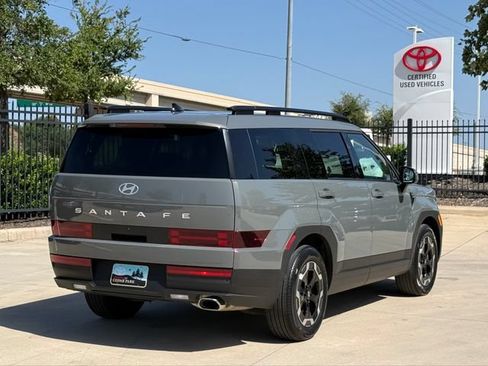 Used 2026 Hyundai Santa Fe SEL FWD image 5