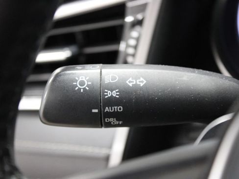 Used 2018 Toyota Camry SE FWD image 30