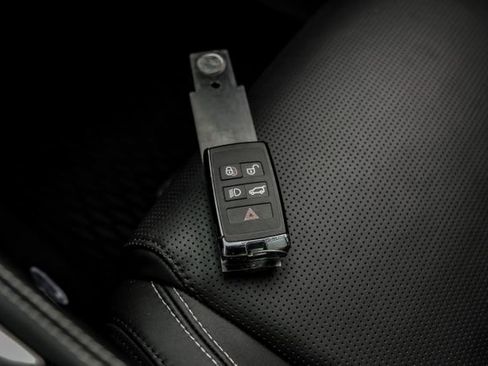 Used 2025 Jaguar F-PACE R-Dynamic S AWD/4WD image 71
