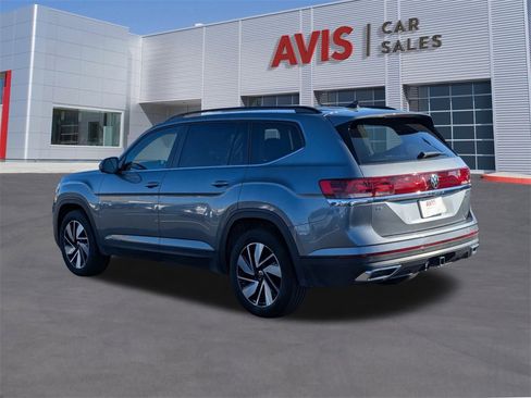 Used 2025 Volkswagen Atlas SE image 3