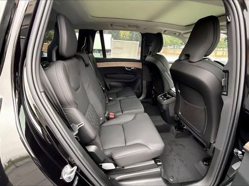 New 2026 Volvo XC90 B5 Plus image 27