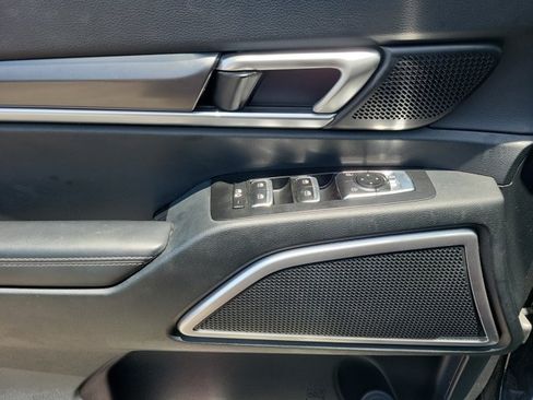 Used 2025 Kia Telluride S FWD image 8