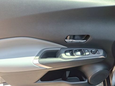 Used 2023 Nissan Kicks SR w/ SR Premium Package FWD image 13