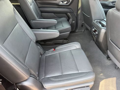 Used 2022 Chevrolet Suburban Z71 w/ Z71 Off-Road Package AWD/4WD image 28