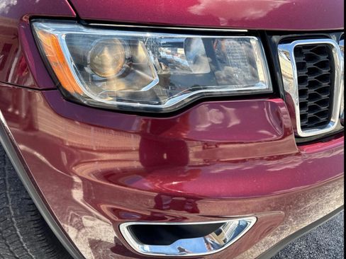 Used 2018 Jeep Grand Cherokee Laredo image 49