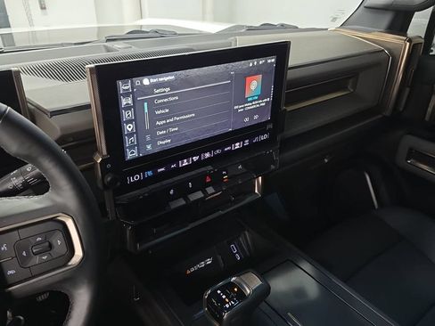 Used 2024 GMC Hummer EV 2X AWD/4WD image 13