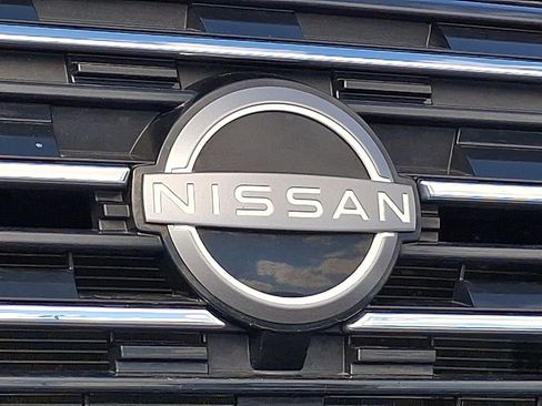 Used 2024 Nissan Rogue SV image 28