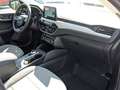 Used 2022 Ford Escape SE w/ SE Sport Appearance Package image 29