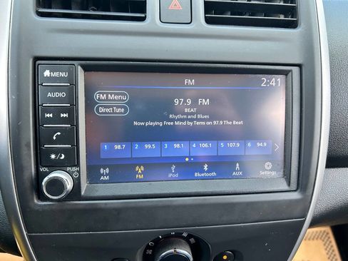 Used 2019 Nissan Versa SV image 18