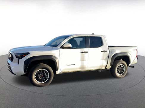 Used 2025 Toyota Tacoma TRD Off-Road image 8