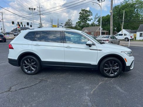 Used 2022 Volkswagen Tiguan SE AWD/4WD image 5