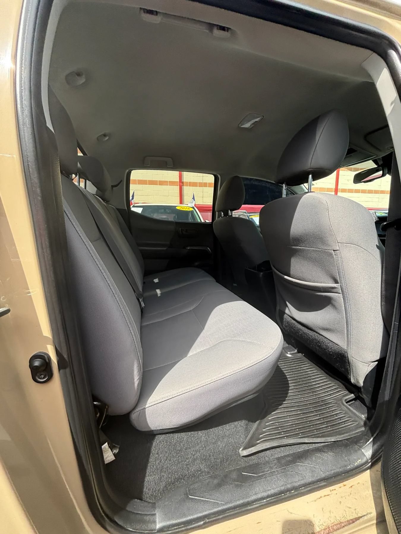 Used 2018 Toyota Tacoma SR5 RWD image 16