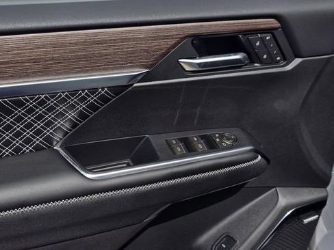 New 2026 GMC Acadia Denali w/ Super Cruise Package FWD image 19