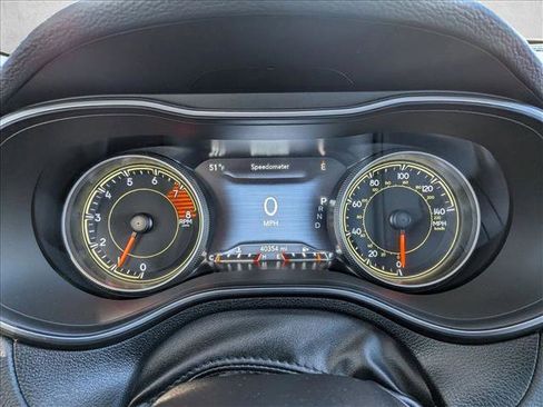 Used 2021 Jeep Cherokee Limited image 12