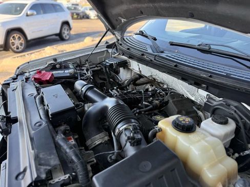 Used 2013 Ford F150 XLT w/ XLT Chrome Pkg image 26