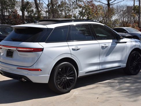 New 2026 Lincoln Corsair Reserve w/ Jet Appearance Package image 6