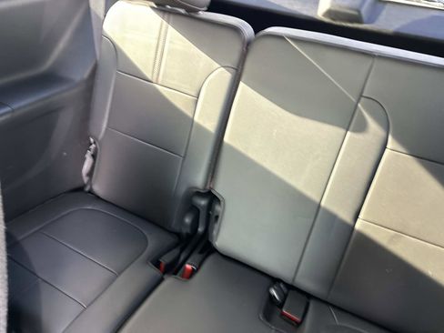 Certified 2023 Chevrolet Traverse RS image 12