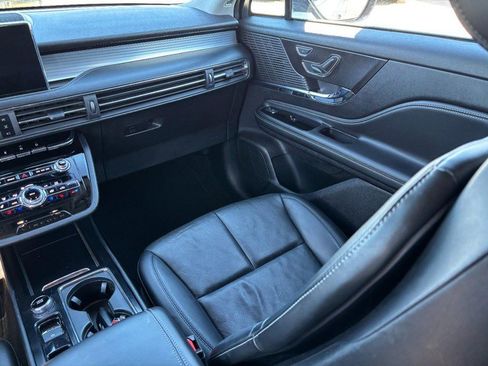 Used 2022 Lincoln Corsair FWD w/ Premium Package image 16