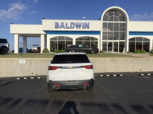 Used 2023 Chevrolet Traverse LT image 6