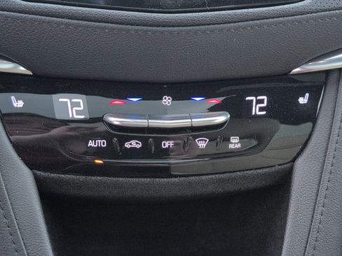 Used 2018 Cadillac XT5 Luxury w/ Driver Awareness Package image 21